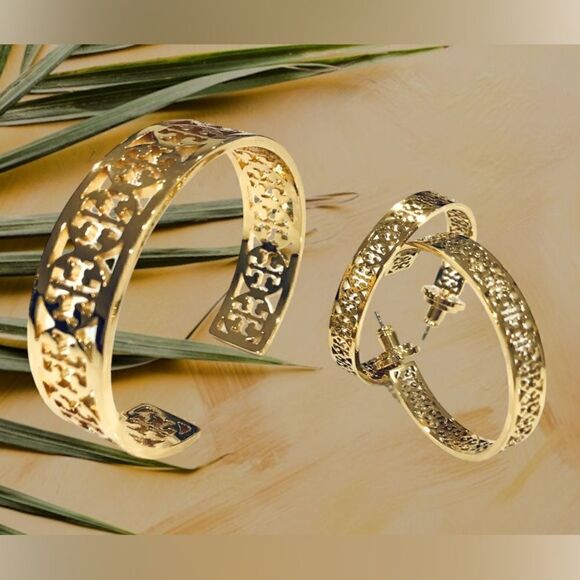 TORY BURCH KINSLEY EARRINGS AND BRACELET 18K GOLD PLATED SET - Picture 3 of 5